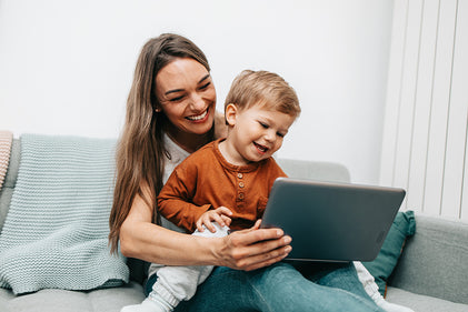 Staying Connected: Nurturing Relationships as a Long-Distance Aunt or Uncle